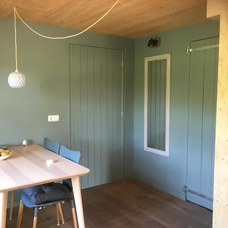 't Varkenshuus Apartment *